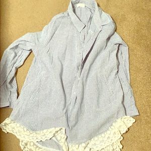 Umgee blue & white striped tunic with lace trim